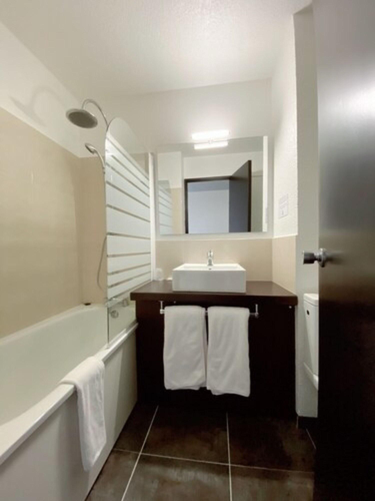 Hotel The Originals City, Ariane, Sud Labege 3*